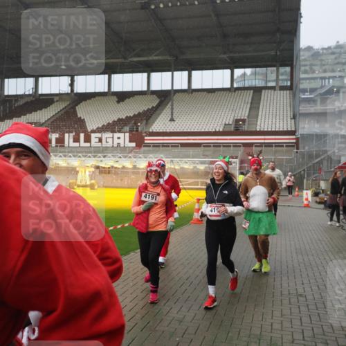 07.12.2025 - St. Pauli X-Mass-Run No. 15 Fabian Wolf http://msf.ph/oto/9416437 07.12.2025 11:09:36 Ziel 59, 66, 266, 330, 971, 1084, 1463, 1477, 1579, 1582, 1641, 1851, 1870, 1945, 1974, 2042, 3151, 4190, 4191 meine-sportfotos.de