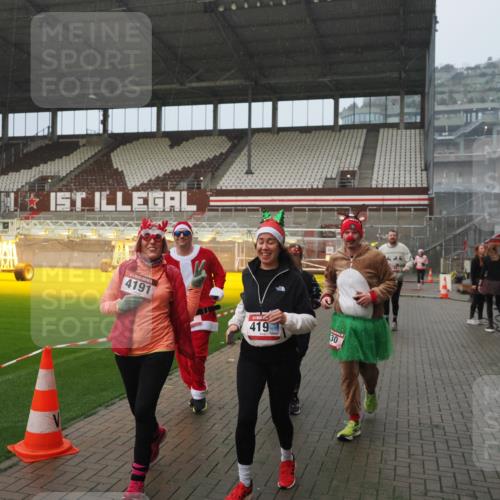 07.12.2025 - St. Pauli X-Mass-Run No. 15 Fabian Wolf http://msf.ph/oto/9416440 07.12.2025 11:09:37 Ziel 59, 66, 266, 330, 814, 971, 1084, 1157, 1463, 1477, 1579, 1582, 1641, 1851, 1870, 1945, 1974, 2042, 3151, 4190, 4191 meine-sportfotos.de