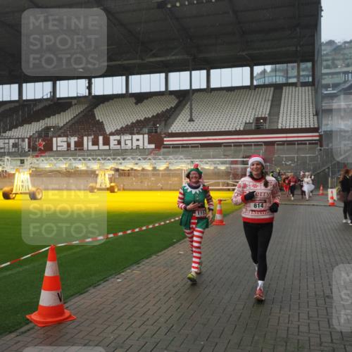 07.12.2025 - St. Pauli X-Mass-Run No. 15 Fabian Wolf http://msf.ph/oto/9416468 07.12.2025 11:09:45 Ziel 59, 66, 330, 696, 814, 863, 1157, 1579, 1582, 1870, 1945, 1974, 2042, 4190, 4191 meine-sportfotos.de