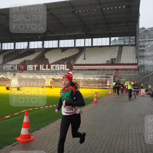 07.12.2025 - St. Pauli X-Mass-Run No. 15 Fabian Wolf http://msf.ph/oto/9416510 07.12.2025 11:10:17 Ziel 42, 53, 980, 1298, 1299, 1697, 2371 meine-sportfotos.de