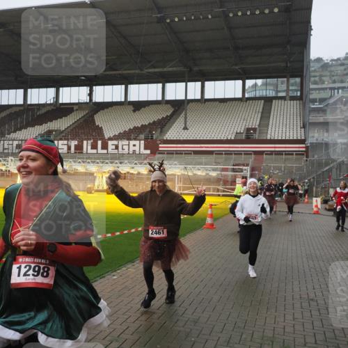 07.12.2025 - St. Pauli X-Mass-Run No. 15 Fabian Wolf http://msf.ph/oto/9416523 07.12.2025 11:10:22 Ziel 42, 53, 980, 1298, 1299, 1398, 1694, 1697, 1739, 1740, 2371 meine-sportfotos.de