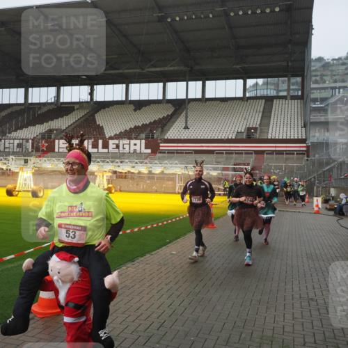 07.12.2025 - St. Pauli X-Mass-Run No. 15 Fabian Wolf http://msf.ph/oto/9416539 07.12.2025 11:10:26 Ziel 30, 31, 42, 49, 53, 134, 980, 1298, 1299, 1398, 1692, 1694, 1697, 1739, 1740, 2371 meine-sportfotos.de