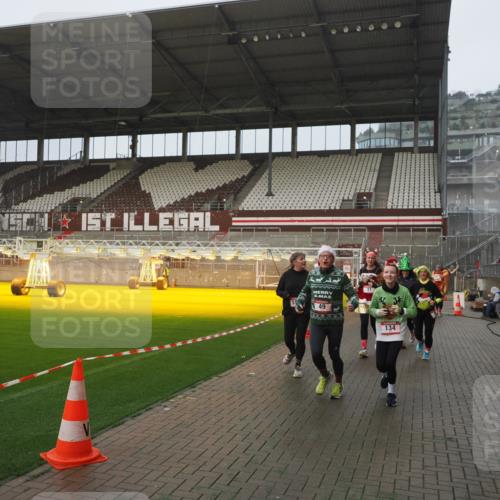 07.12.2025 - St. Pauli X-Mass-Run No. 15 Fabian Wolf http://msf.ph/oto/9416558 07.12.2025 11:10:33 Ziel 29, 30, 31, 42, 49, 53, 122, 134, 745, 980, 1064, 1066, 1298, 1380, 1398, 1692, 1694, 1697, 1739, 1740, 2371, 3124, 3136 meine-sportfotos.de