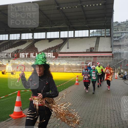 07.12.2025 - St. Pauli X-Mass-Run No. 15 Fabian Wolf http://msf.ph/oto/9416578 07.12.2025 11:10:37 Ziel 29, 30, 31, 49, 53, 122, 134, 745, 1064, 1066, 1380, 1398, 1626, 1692, 1694, 1697, 1739, 1740, 3124, 3136 meine-sportfotos.de