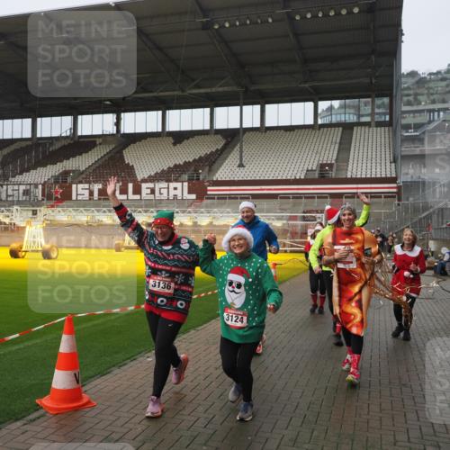 07.12.2025 - St. Pauli X-Mass-Run No. 15 Fabian Wolf http://msf.ph/oto/9416588 07.12.2025 11:10:40 Ziel 29, 30, 31, 49, 122, 134, 745, 1064, 1066, 1380, 1398, 1584, 1626, 1692, 1694, 3124, 3136, 4574 meine-sportfotos.de