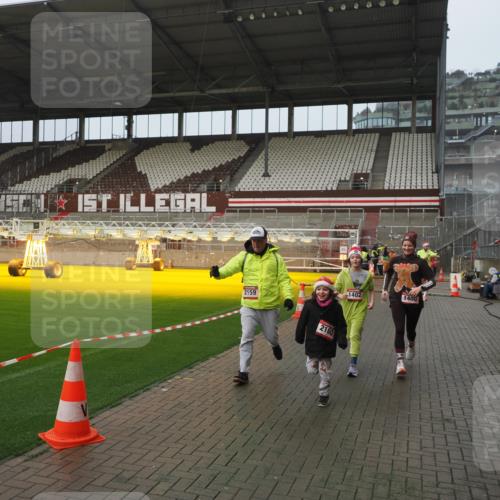 07.12.2025 - St. Pauli X-Mass-Run No. 15 Fabian Wolf http://msf.ph/oto/9416623 07.12.2025 11:10:49 Ziel 29, 122, 745, 1064, 1066, 1380, 1400, 1402, 1584, 1626, 2616, 3124, 3136, 4574 meine-sportfotos.de