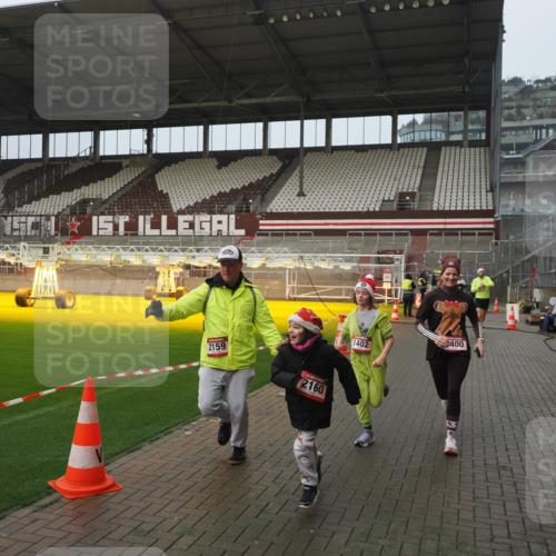 07.12.2025 - St. Pauli X-Mass-Run No. 15 Fabian Wolf http://msf.ph/oto/9416625 07.12.2025 11:10:50 Ziel 29, 745, 1064, 1066, 1380, 1400, 1402, 1584, 1626, 2616, 4574 meine-sportfotos.de