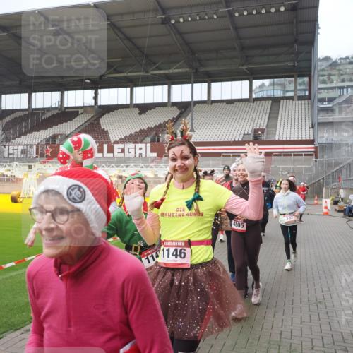 07.12.2025 - St. Pauli X-Mass-Run No. 15 Fabian Wolf http://msf.ph/oto/9416709 07.12.2025 11:11:24 Ziel 171, 182, 190, 411, 777, 787, 788, 812, 815, 817, 832, 841, 909, 1145, 1146, 1147, 1309, 1557, 1565, 1568, 1619, 1707, 1770, 2742, 4801, 4805, 4806, 4810, 4813, 5005, 5006 meine-sportfotos.de