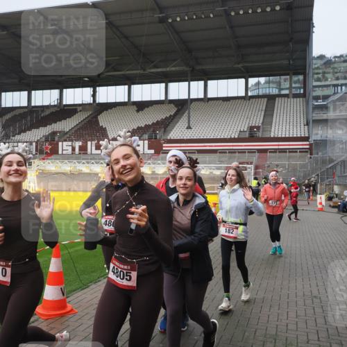 07.12.2025 - St. Pauli X-Mass-Run No. 15 Fabian Wolf http://msf.ph/oto/9416716 07.12.2025 11:11:25 Ziel 171, 182, 190, 411, 777, 787, 788, 812, 815, 817, 832, 841, 909, 1145, 1146, 1147, 1309, 1557, 1565, 1568, 1619, 1707, 1767, 1770, 2742, 4801, 4805, 4806, 4810, 4813, 5005, 5006 meine-sportfotos.de