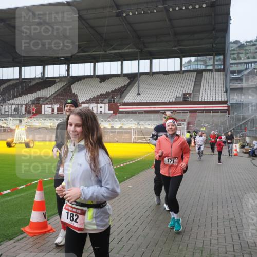 07.12.2025 - St. Pauli X-Mass-Run No. 15 Fabian Wolf http://msf.ph/oto/9416721 07.12.2025 11:11:27 Ziel 171, 182, 190, 411, 777, 787, 788, 812, 815, 817, 832, 841, 909, 1145, 1146, 1147, 1309, 1557, 1565, 1568, 1589, 1619, 1707, 1767, 1770, 4801, 4805, 4806, 4810, 4813, 5005, 5006 meine-sportfotos.de