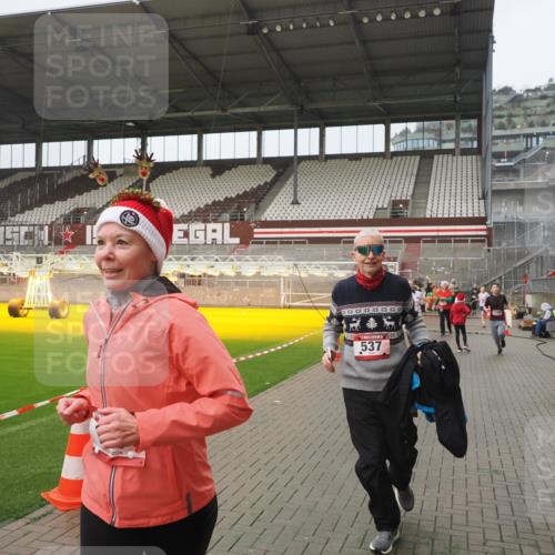 07.12.2025 - St. Pauli X-Mass-Run No. 15 Fabian Wolf http://msf.ph/oto/9416726 07.12.2025 11:11:28 Ziel 171, 182, 190, 411, 777, 787, 788, 812, 815, 817, 832, 841, 909, 1145, 1146, 1147, 1309, 1321, 1557, 1565, 1568, 1589, 1619, 1767, 1770, 4801, 4805, 4806, 4810, 4813, 5005, 5006 meine-sportfotos.de