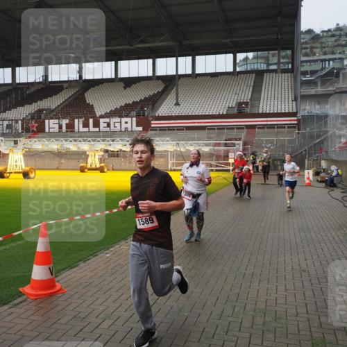 07.12.2025 - St. Pauli X-Mass-Run No. 15 Fabian Wolf http://msf.ph/oto/9416736 07.12.2025 11:11:31 Ziel 171, 182, 190, 411, 812, 815, 1145, 1146, 1147, 1309, 1321, 1589, 1711, 1714, 1767, 1770, 4805, 4806, 4810, 5005, 5006 meine-sportfotos.de