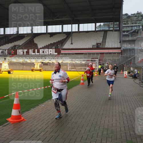 07.12.2025 - St. Pauli X-Mass-Run No. 15 Fabian Wolf http://msf.ph/oto/9416741 07.12.2025 11:11:32 Ziel 171, 182, 190, 1145, 1146, 1147, 1309, 1321, 1589, 1711, 1714, 1767, 1770, 4805, 4806, 4810, 5005, 5006 meine-sportfotos.de