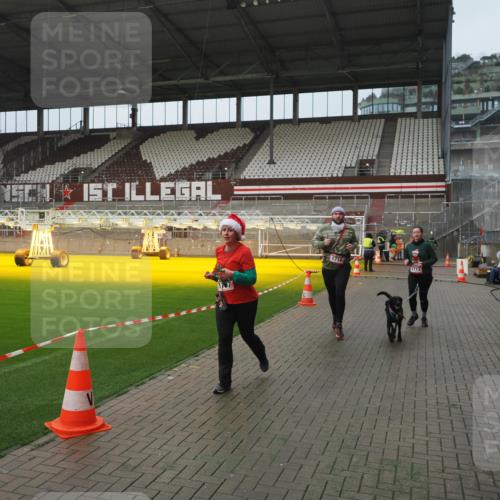 07.12.2025 - St. Pauli X-Mass-Run No. 15 Fabian Wolf http://msf.ph/oto/9416752 07.12.2025 11:11:35 Ziel 171, 182, 190, 1309, 1321, 1589, 1711, 1714, 1767, 1770, 4805, 4806, 4810, 5005, 5006 meine-sportfotos.de