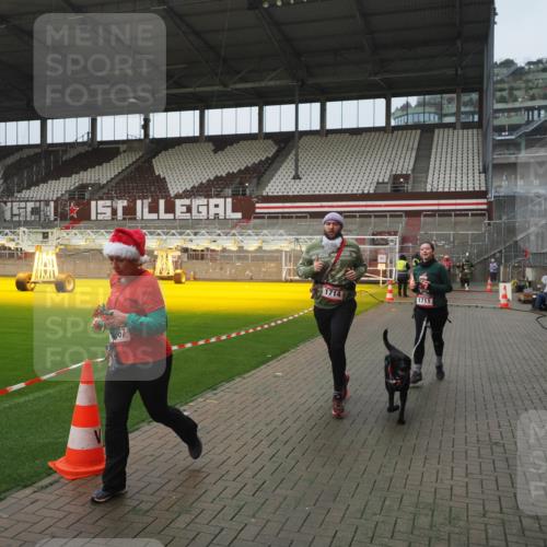07.12.2025 - St. Pauli X-Mass-Run No. 15 Fabian Wolf http://msf.ph/oto/9416755 07.12.2025 11:11:36 Ziel 171, 182, 190, 1309, 1321, 1589, 1711, 1714, 1767, 1770 meine-sportfotos.de