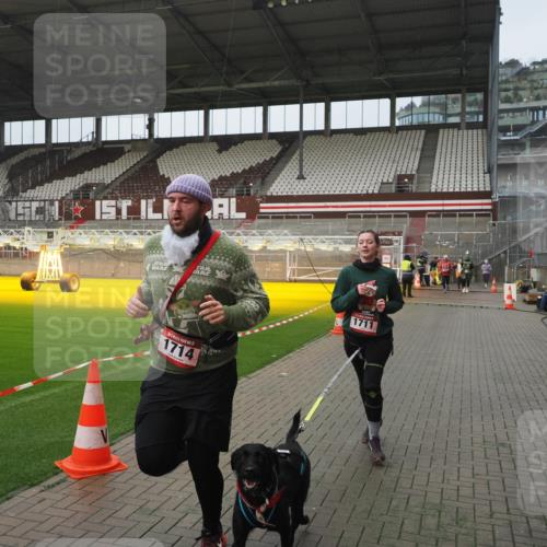 07.12.2025 - St. Pauli X-Mass-Run No. 15 Fabian Wolf http://msf.ph/oto/9416760 07.12.2025 11:11:37 Ziel 171, 182, 190, 1309, 1321, 1589, 1711, 1714, 1767, 1770 meine-sportfotos.de