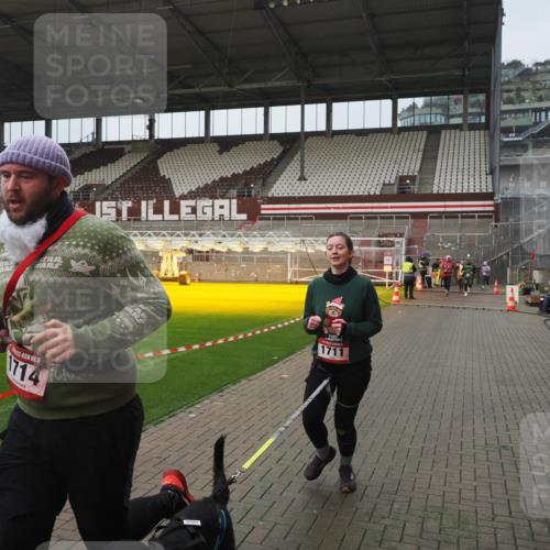 07.12.2025 - St. Pauli X-Mass-Run No. 15 Fabian Wolf http://msf.ph/oto/9416761 07.12.2025 11:11:37 Ziel 171, 182, 190, 1309, 1321, 1589, 1711, 1714, 1767, 1770 meine-sportfotos.de