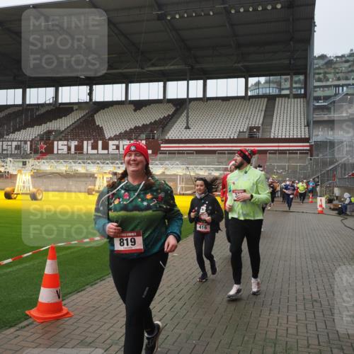 07.12.2025 - St. Pauli X-Mass-Run No. 15 Fabian Wolf http://msf.ph/oto/9416843 07.12.2025 11:12:09 Ziel 76, 79, 388, 408, 416, 437, 695, 819, 1246, 1278 meine-sportfotos.de
