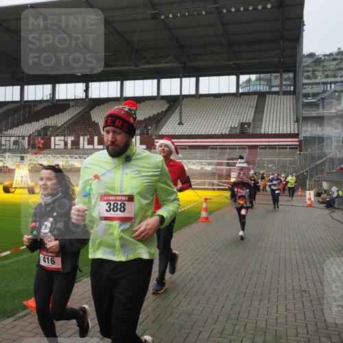 07.12.2025 - St. Pauli X-Mass-Run No. 15 Fabian Wolf http://msf.ph/oto/9416850 07.12.2025 11:12:11 Ziel 76, 79, 388, 416, 437, 597, 605, 695, 819, 1246, 1278 meine-sportfotos.de