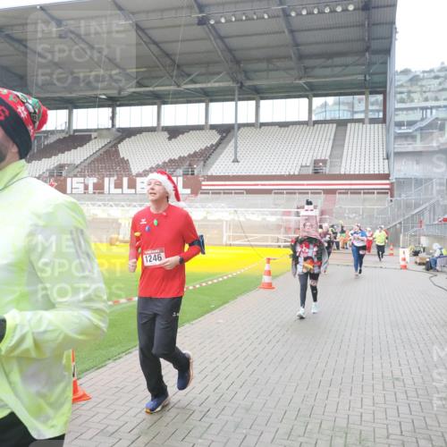 07.12.2025 - St. Pauli X-Mass-Run No. 15 Fabian Wolf http://msf.ph/oto/9416851 07.12.2025 11:12:11 Ziel 76, 79, 388, 416, 437, 597, 605, 695, 819, 1246, 1278 meine-sportfotos.de