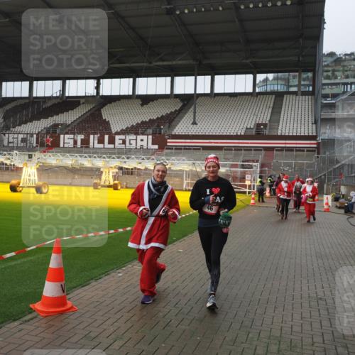 07.12.2025 - St. Pauli X-Mass-Run No. 15 Fabian Wolf http://msf.ph/oto/9416907 07.12.2025 11:12:31 Ziel 46, 218, 489, 597, 663, 671, 682, 718, 836, 839, 888, 1142, 1261, 1423, 1609, 1610, 2858 meine-sportfotos.de