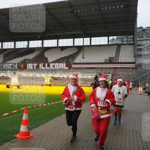 07.12.2025 - St. Pauli X-Mass-Run No. 15 Fabian Wolf http://msf.ph/oto/9416917 07.12.2025 11:12:36 Ziel 46, 489, 663, 1142, 1261, 1420, 1422, 1423, 1609, 1610, 2858 meine-sportfotos.de