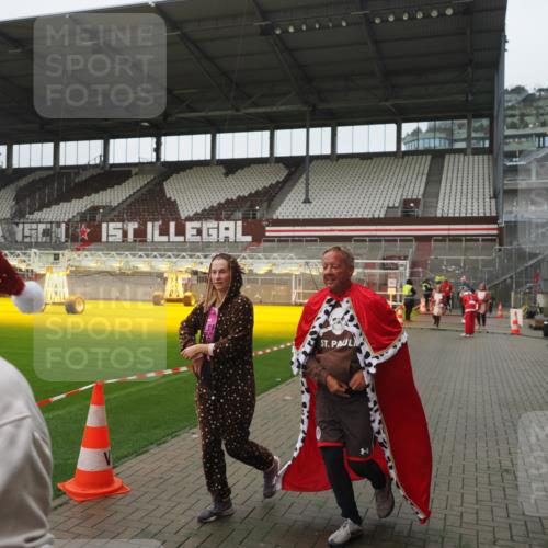07.12.2025 - St. Pauli X-Mass-Run No. 15 Fabian Wolf http://msf.ph/oto/9416924 07.12.2025 11:12:38 Ziel 46, 489, 663, 1142, 1261, 1420, 1422, 1423, 1609, 1610 meine-sportfotos.de