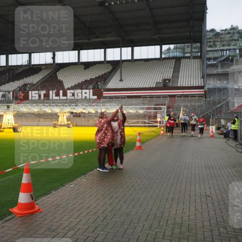 07.12.2025 - St. Pauli X-Mass-Run No. 15 Fabian Wolf http://msf.ph/oto/9416997 07.12.2025 11:13:07 Ziel 17, 22, 47, 681, 683, 684, 919, 1022, 1175, 1178, 1645, 1646, 1647, 1703 meine-sportfotos.de
