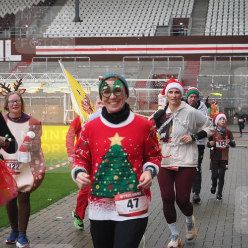 07.12.2025 - St. Pauli X-Mass-Run No. 15 Fabian Wolf http://msf.ph/oto/9417010 07.12.2025 11:13:14 Ziel 17, 22, 47, 683, 684, 1022, 1645, 1646, 1647 meine-sportfotos.de