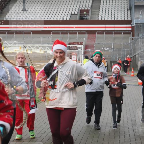 07.12.2025 - St. Pauli X-Mass-Run No. 15 Fabian Wolf http://msf.ph/oto/9417013 07.12.2025 11:13:15 Ziel 17, 22, 47, 683, 684, 1022, 1645, 1646, 1647, 2125 meine-sportfotos.de