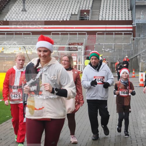 07.12.2025 - St. Pauli X-Mass-Run No. 15 Fabian Wolf http://msf.ph/oto/9417015 07.12.2025 11:13:16 Ziel 17, 22, 47, 1022, 1645, 1646, 1647, 2125 meine-sportfotos.de