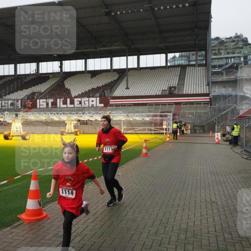 07.12.2025 - St. Pauli X-Mass-Run No. 15 Fabian Wolf http://msf.ph/oto/9417047 07.12.2025 11:13:38 Ziel 585, 1111, 1114, 1338, 1341, 1664, 2773 meine-sportfotos.de