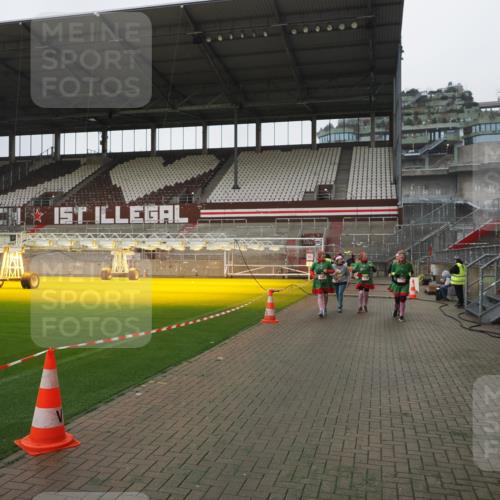 07.12.2025 - St. Pauli X-Mass-Run No. 15 Fabian Wolf http://msf.ph/oto/9417055 07.12.2025 11:13:58 Ziel 274, 375, 425, 475, 708 meine-sportfotos.de