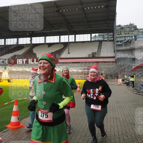 07.12.2025 - St. Pauli X-Mass-Run No. 15 Fabian Wolf http://msf.ph/oto/9417080 07.12.2025 11:14:03 Ziel 274, 375, 425, 475, 708 meine-sportfotos.de