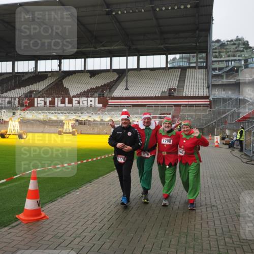 07.12.2025 - St. Pauli X-Mass-Run No. 15 Fabian Wolf http://msf.ph/oto/9417163 07.12.2025 11:14:52 Ziel 922, 1778, 1798, 1804, 1807, 2211, 4010 meine-sportfotos.de