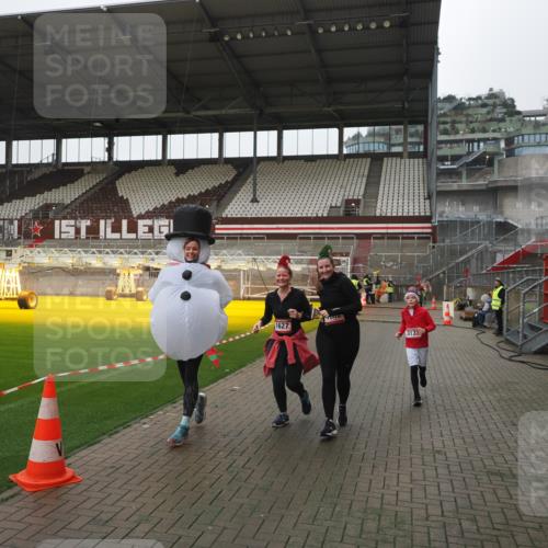 07.12.2025 - St. Pauli X-Mass-Run No. 15 Fabian Wolf http://msf.ph/oto/9417183 07.12.2025 11:15:12 Ziel 313, 1623, 1627, 1662, 3133 meine-sportfotos.de