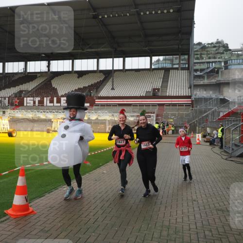 07.12.2025 - St. Pauli X-Mass-Run No. 15 Fabian Wolf http://msf.ph/oto/9417184 07.12.2025 11:15:12 Ziel 313, 1623, 1627, 1662, 3133 meine-sportfotos.de
