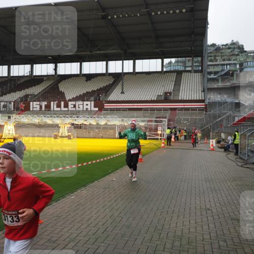 07.12.2025 - St. Pauli X-Mass-Run No. 15 Fabian Wolf http://msf.ph/oto/9417193 07.12.2025 11:15:15 Ziel 313, 1218, 1623, 1627, 1662, 3133 meine-sportfotos.de