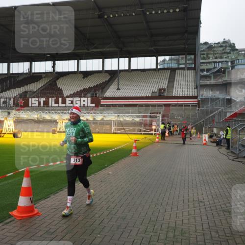 07.12.2025 - St. Pauli X-Mass-Run No. 15 Fabian Wolf http://msf.ph/oto/9417201 07.12.2025 11:15:16 Ziel 313, 391, 1218, 1282, 1623, 1627, 1662, 3133 meine-sportfotos.de