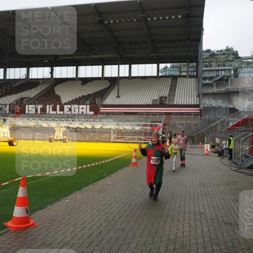 07.12.2025 - St. Pauli X-Mass-Run No. 15 Fabian Wolf http://msf.ph/oto/9417204 07.12.2025 11:15:22 Ziel 313, 391, 1218, 1282, 1627, 1662, 3133 meine-sportfotos.de