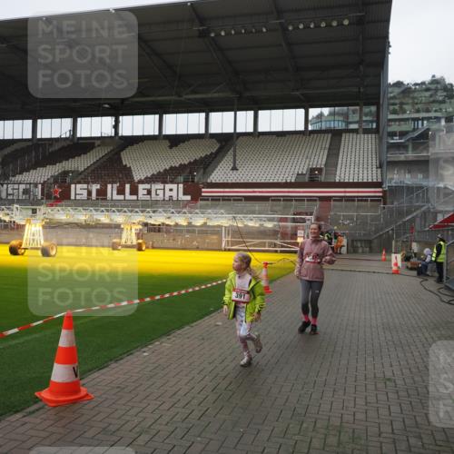 07.12.2025 - St. Pauli X-Mass-Run No. 15 Fabian Wolf http://msf.ph/oto/9417211 07.12.2025 11:15:25 Ziel 391, 1218, 1282, 3133 meine-sportfotos.de