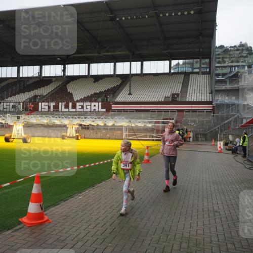 07.12.2025 - St. Pauli X-Mass-Run No. 15 Fabian Wolf http://msf.ph/oto/9417212 07.12.2025 11:15:25 Ziel 391, 1218, 1282, 3133 meine-sportfotos.de