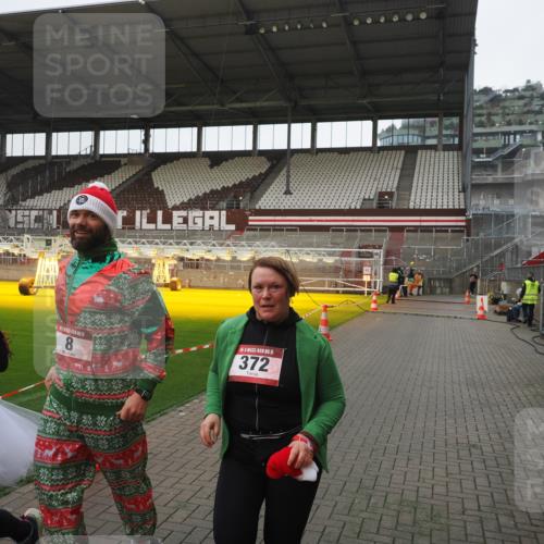 07.12.2025 - St. Pauli X-Mass-Run No. 15 Fabian Wolf http://msf.ph/oto/9417231 07.12.2025 11:15:54 Ziel 8, 14, 372, 2194 meine-sportfotos.de