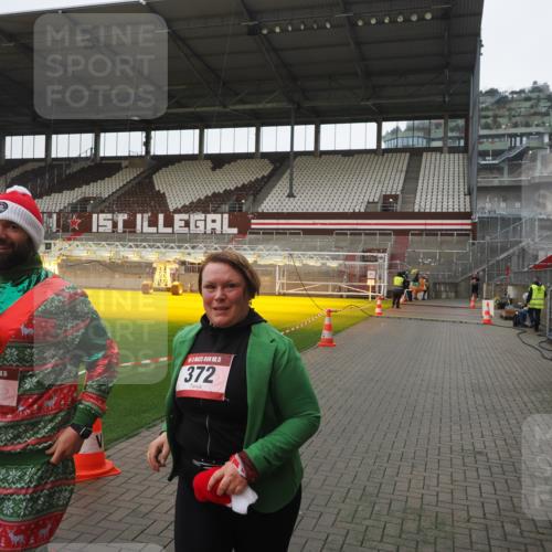 07.12.2025 - St. Pauli X-Mass-Run No. 15 Fabian Wolf http://msf.ph/oto/9417232 07.12.2025 11:15:54 Ziel 8, 14, 372, 2194 meine-sportfotos.de