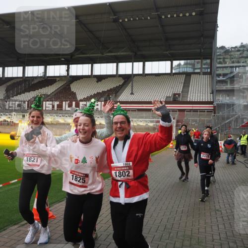 07.12.2025 - St. Pauli X-Mass-Run No. 15 Fabian Wolf http://msf.ph/oto/9417269 07.12.2025 11:16:18 Ziel 1800, 1802, 1821, 1825, 2195, 2464, 3241, 3256, 3326 meine-sportfotos.de
