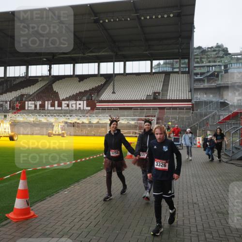 07.12.2025 - St. Pauli X-Mass-Run No. 15 Fabian Wolf http://msf.ph/oto/9417274 07.12.2025 11:16:20 Ziel 1800, 1802, 1821, 1825, 2464, 3241, 3256, 3326 meine-sportfotos.de