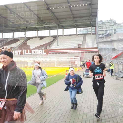 07.12.2025 - St. Pauli X-Mass-Run No. 15 Fabian Wolf http://msf.ph/oto/9417289 07.12.2025 11:16:24 Ziel 1800, 1802, 3241, 3256 meine-sportfotos.de