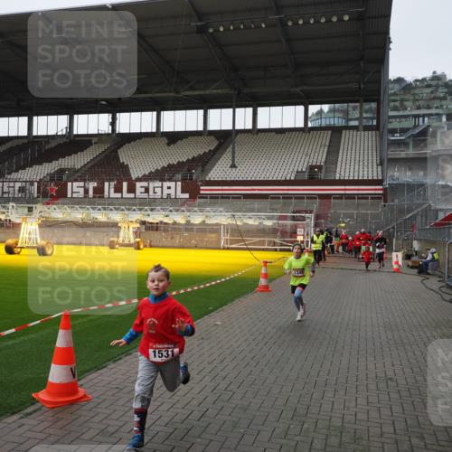 07.12.2025 - St. Pauli X-Mass-Run No. 15 Fabian Wolf http://msf.ph/oto/9417325 07.12.2025 11:17:13 Ziel 1340, 1531, 2766 meine-sportfotos.de