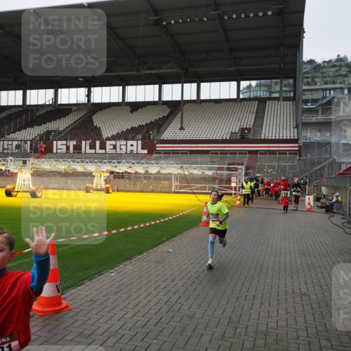 07.12.2025 - St. Pauli X-Mass-Run No. 15 Fabian Wolf http://msf.ph/oto/9417327 07.12.2025 11:17:13 Ziel 1340, 1531, 2766 meine-sportfotos.de