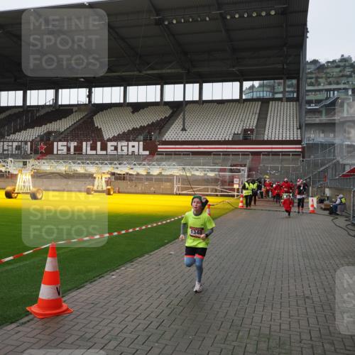 07.12.2025 - St. Pauli X-Mass-Run No. 15 Fabian Wolf http://msf.ph/oto/9417329 07.12.2025 11:17:14 Ziel 1122, 1127, 1340, 1531, 1686, 2766 meine-sportfotos.de